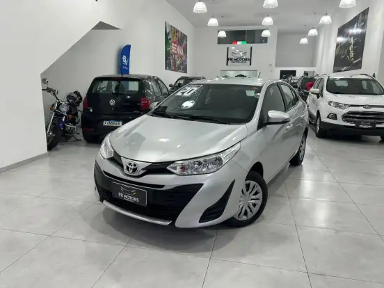 TOYOTA-YARIS-2019