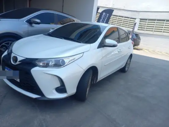 TOYOTA-YARIS-2024