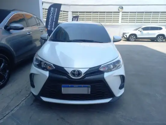 TOYOTA-YARIS-2024