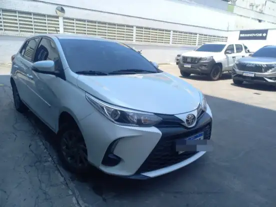TOYOTA-YARIS-2024