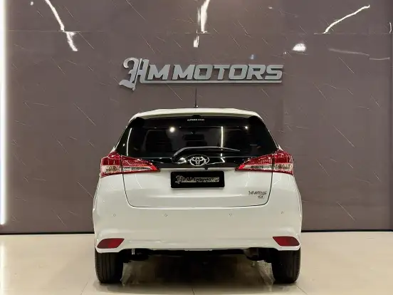 TOYOTA-YARIS-2022