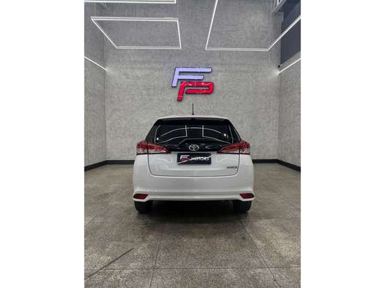 TOYOTA-YARIS-2020