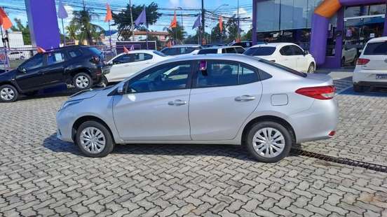 TOYOTA-YARIS-2024