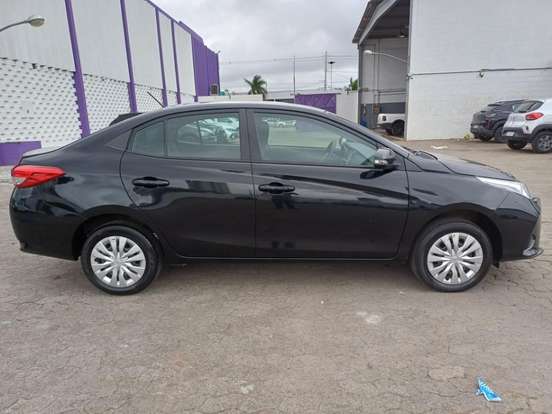 TOYOTA-YARIS-2024