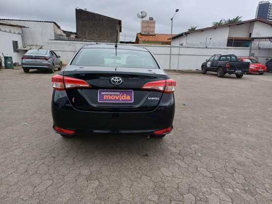 TOYOTA-YARIS-2024