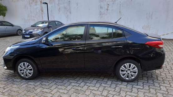 TOYOTA-YARIS-2024