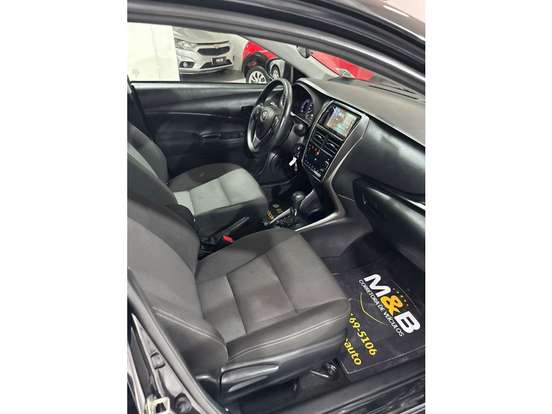 TOYOTA-YARIS-2024