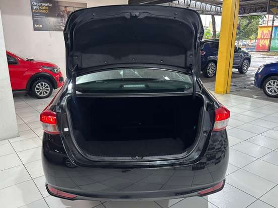 TOYOTA-YARIS-2024