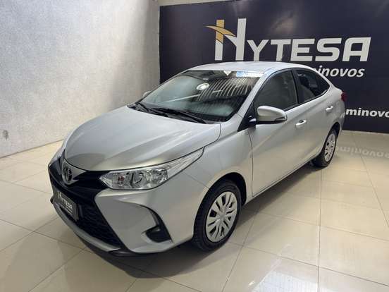 TOYOTA-YARIS-2024