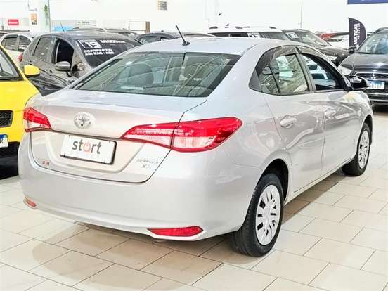 TOYOTA-YARIS-2019