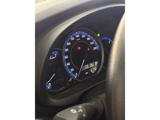 TOYOTA-YARIS-2024