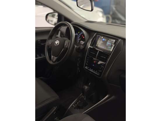 TOYOTA-YARIS-2024