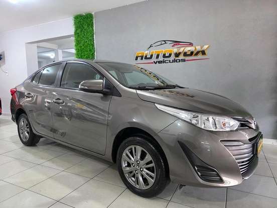 TOYOTA-YARIS-2020