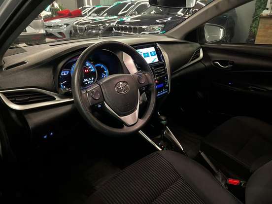 TOYOTA-YARIS-2020