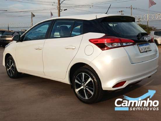 TOYOTA-YARIS-2021