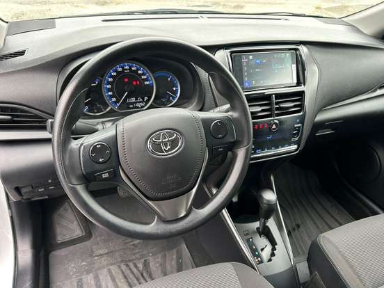 TOYOTA-YARIS-2024