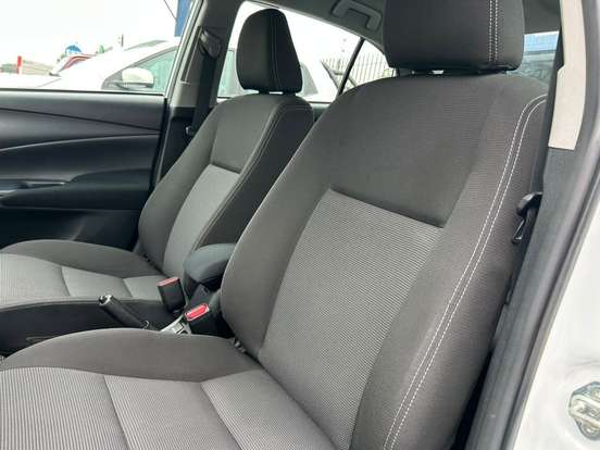 TOYOTA-YARIS-2024
