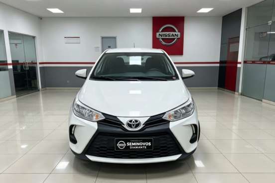 TOYOTA-YARIS-2022
