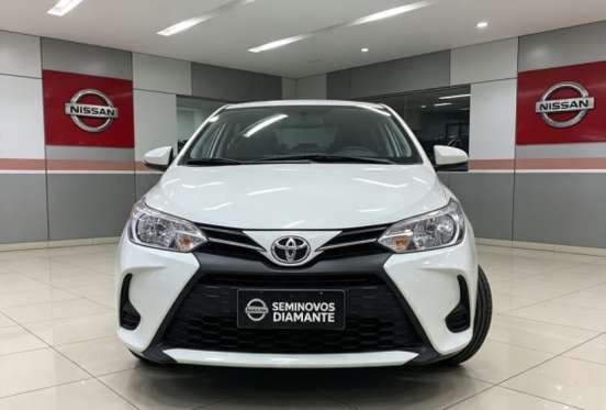 TOYOTA-YARIS-2022