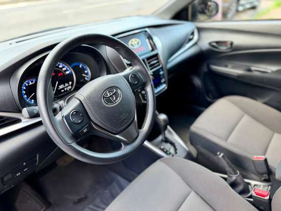 TOYOTA-YARIS-2024