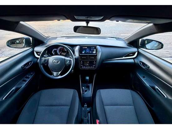 TOYOTA-YARIS-2024