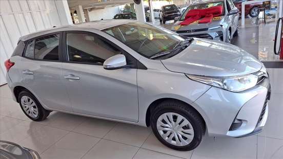 TOYOTA-YARIS-2024