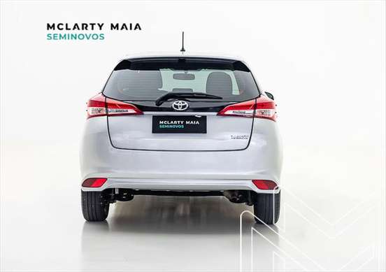 TOYOTA-YARIS-2022