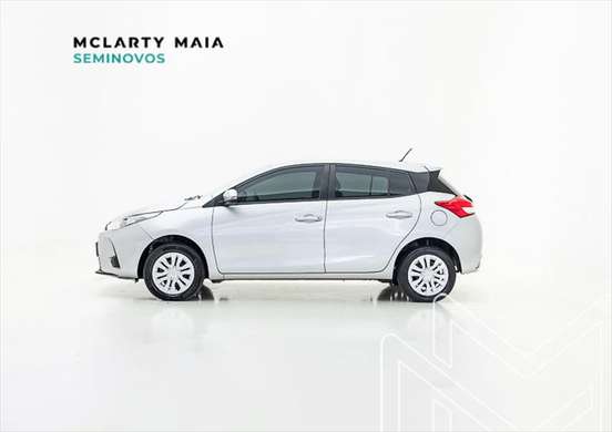 TOYOTA-YARIS-2022