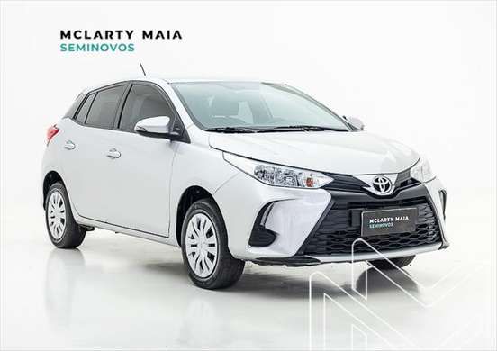 TOYOTA-YARIS-2022
