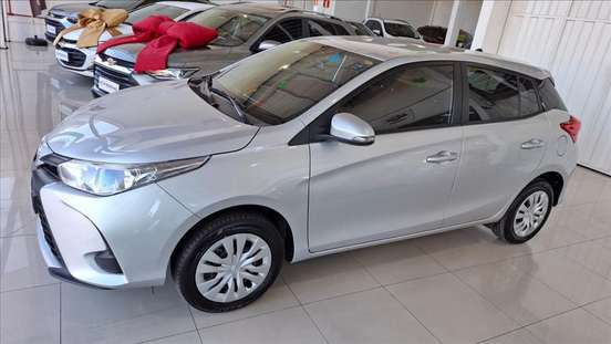 TOYOTA-YARIS-2024