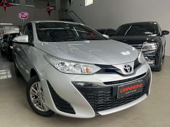 TOYOTA-YARIS-2020