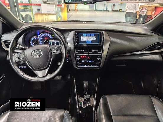TOYOTA-YARIS-2022