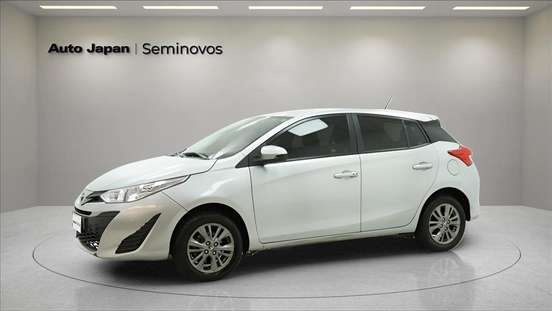 TOYOTA-YARIS-2021