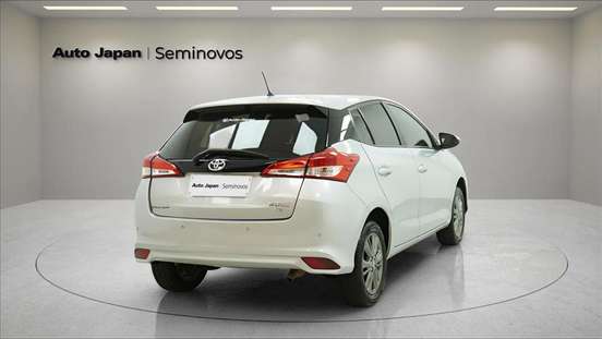 TOYOTA-YARIS-2021