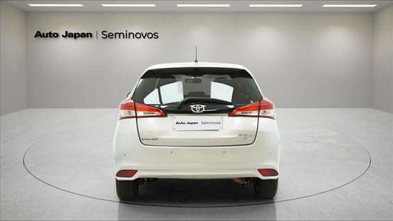 TOYOTA-YARIS-2021