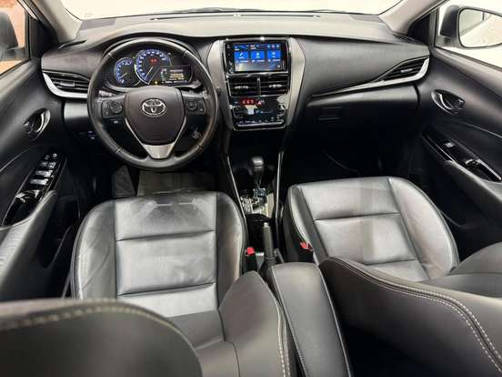 TOYOTA-YARIS-2023