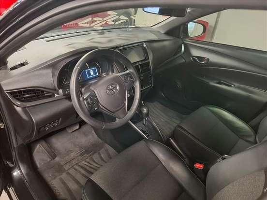 TOYOTA-YARIS-2022