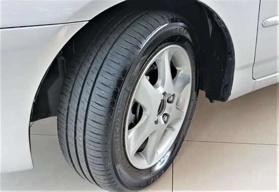 TOYOTA-COROLLA-2003