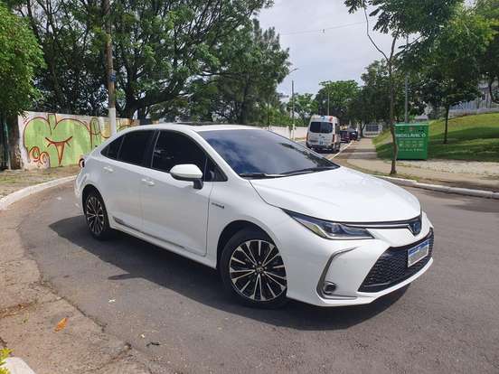 TOYOTA-COROLLA-2024