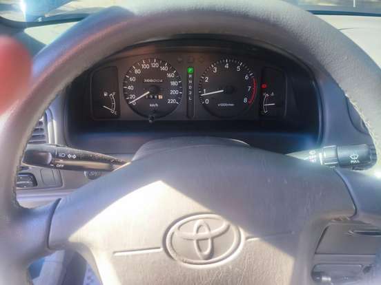 TOYOTA-COROLLA-2001