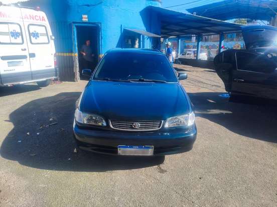 TOYOTA-COROLLA-1.8 XEI 16V GASOLINA 4P AUTOMÁTICO TOYOTA-COROLLA-2001