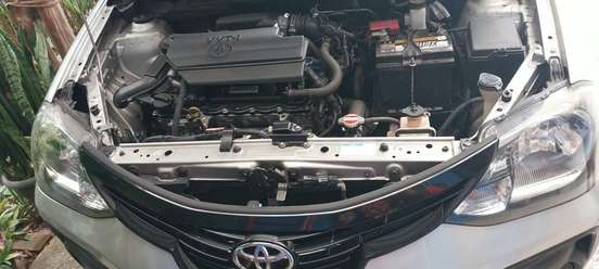 TOYOTA-ETIOS-1.5 X PLUS SEDAN 16V FLEX 4P AUTOMÁTICO TOYOTA-ETIOS-2019