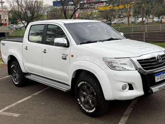 TOYOTA-HILUX-2.7 SR 4X2 CD 16V FLEX 4P AUTOMÁTICO TOYOTA-HILUX-2012