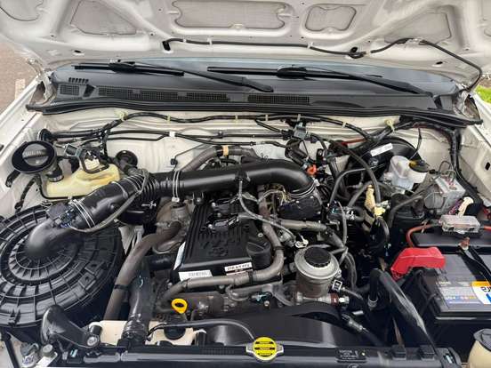 TOYOTA-HILUX-2012
