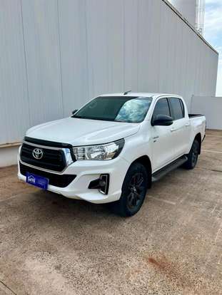 TOYOTA-HILUX-2018
