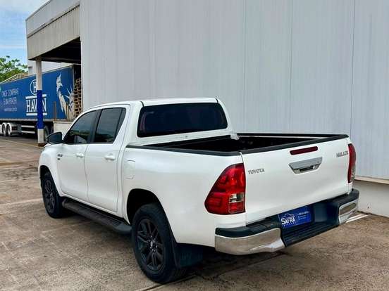 TOYOTA-HILUX-2.7 SR 4X2 CD 16V FLEX 4P AUTOMÁTICO TOYOTA-HILUX-2018
