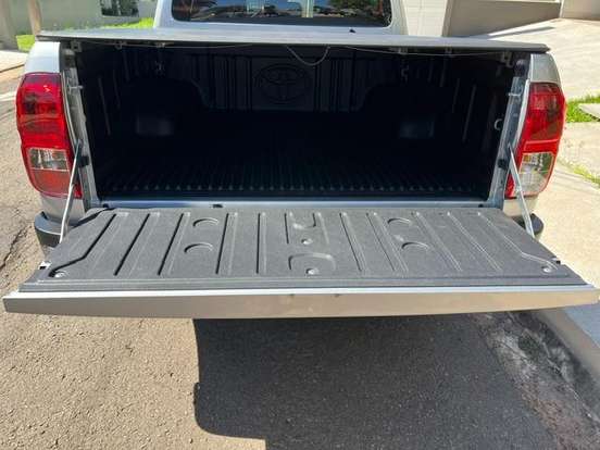 TOYOTA-HILUX-2.7 SRV 4X2 CD 16V FLEX 4P AUTOMÁTICO TOYOTA-HILUX-2017