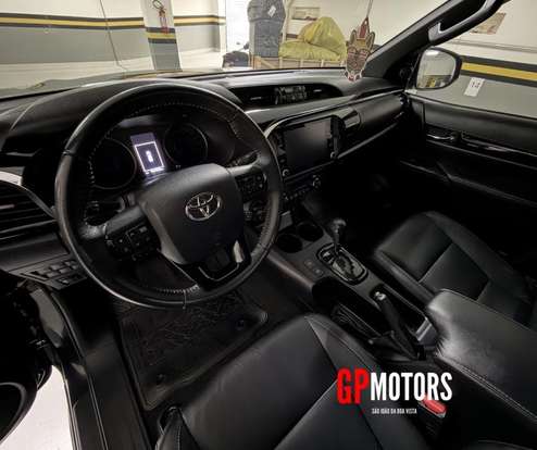 TOYOTA-HILUX-2019