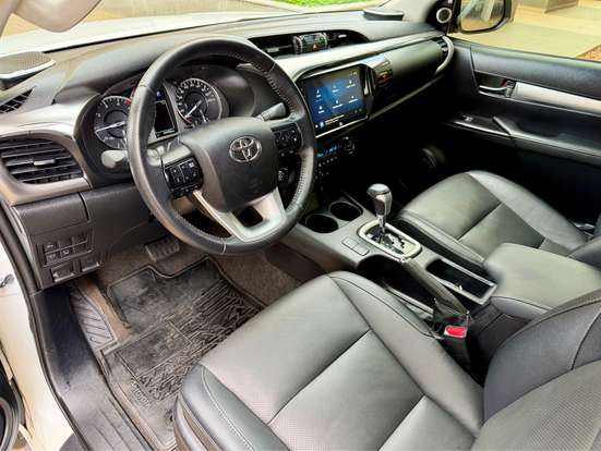 TOYOTA-HILUX-2024