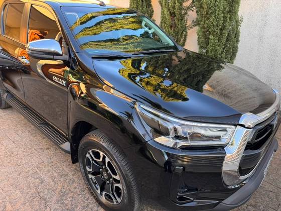 TOYOTA HILUX 2.8 D-4D TURBO DIESEL CD SRX LIMITED 4X4 AUTOMÁTICO